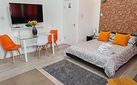 Kilburn High Road Studio Apartments