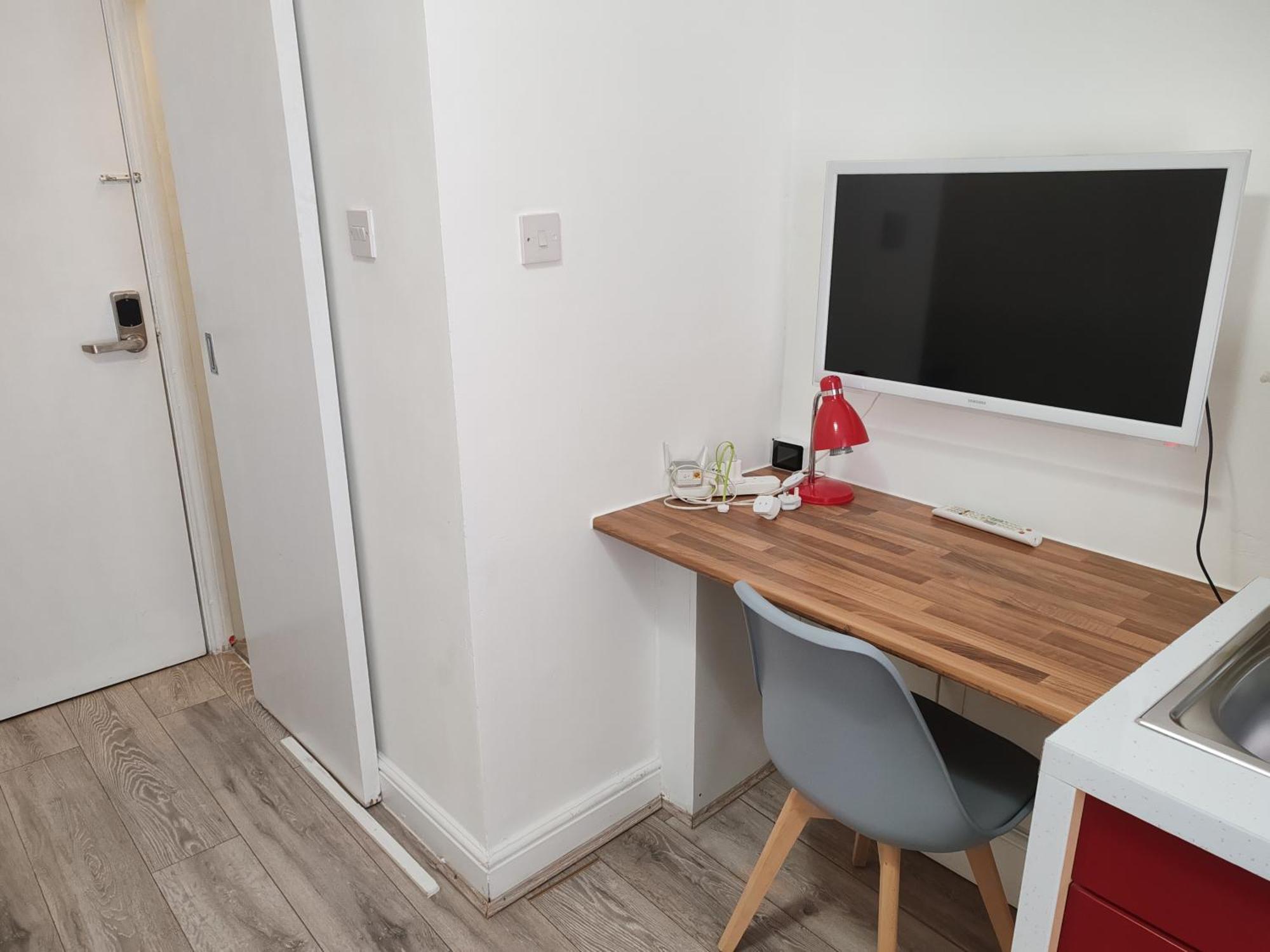 Kilburn High Road Studio Apartments London Exterior photo