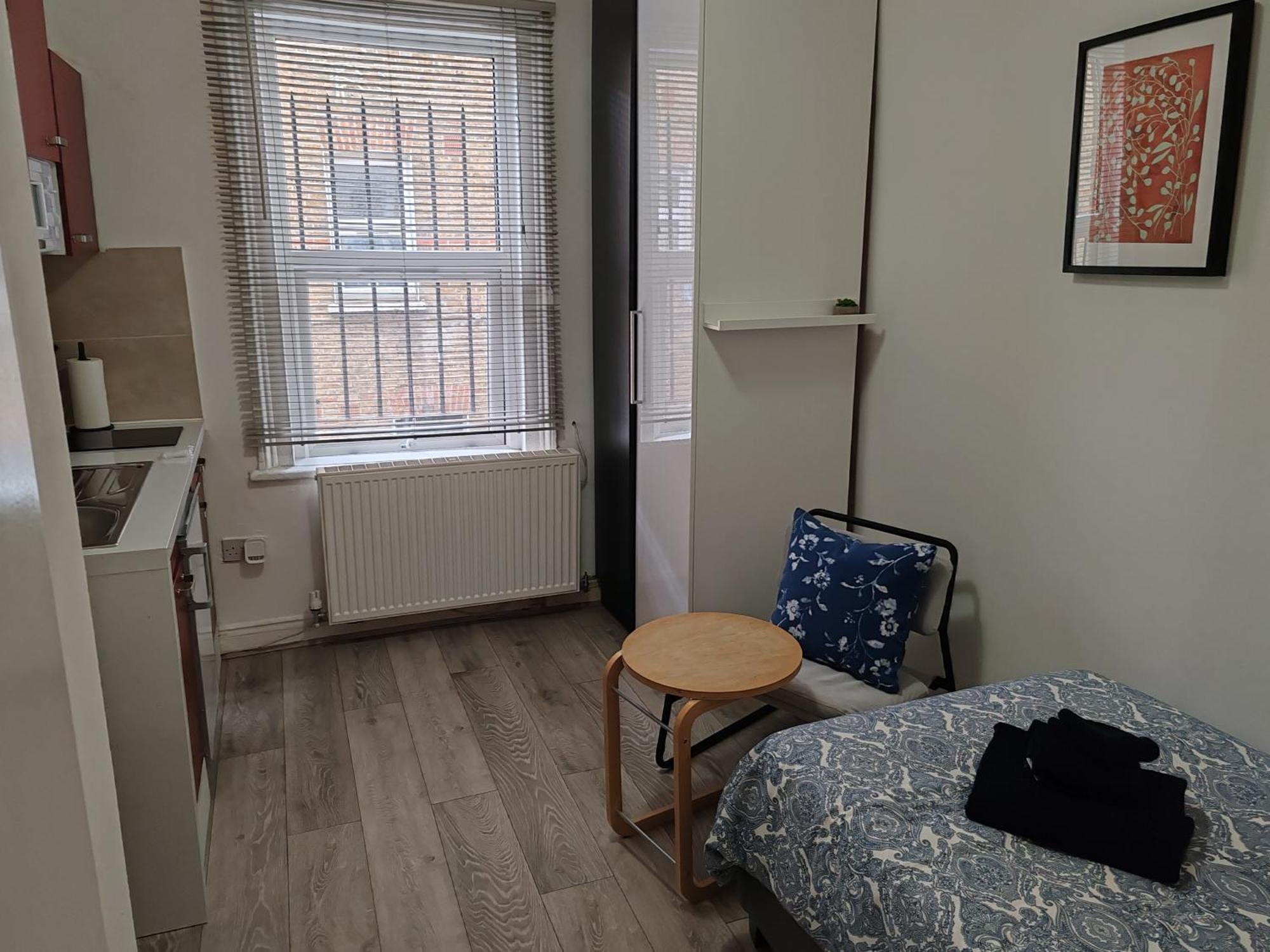 Kilburn High Road Studio Apartments London Exterior photo