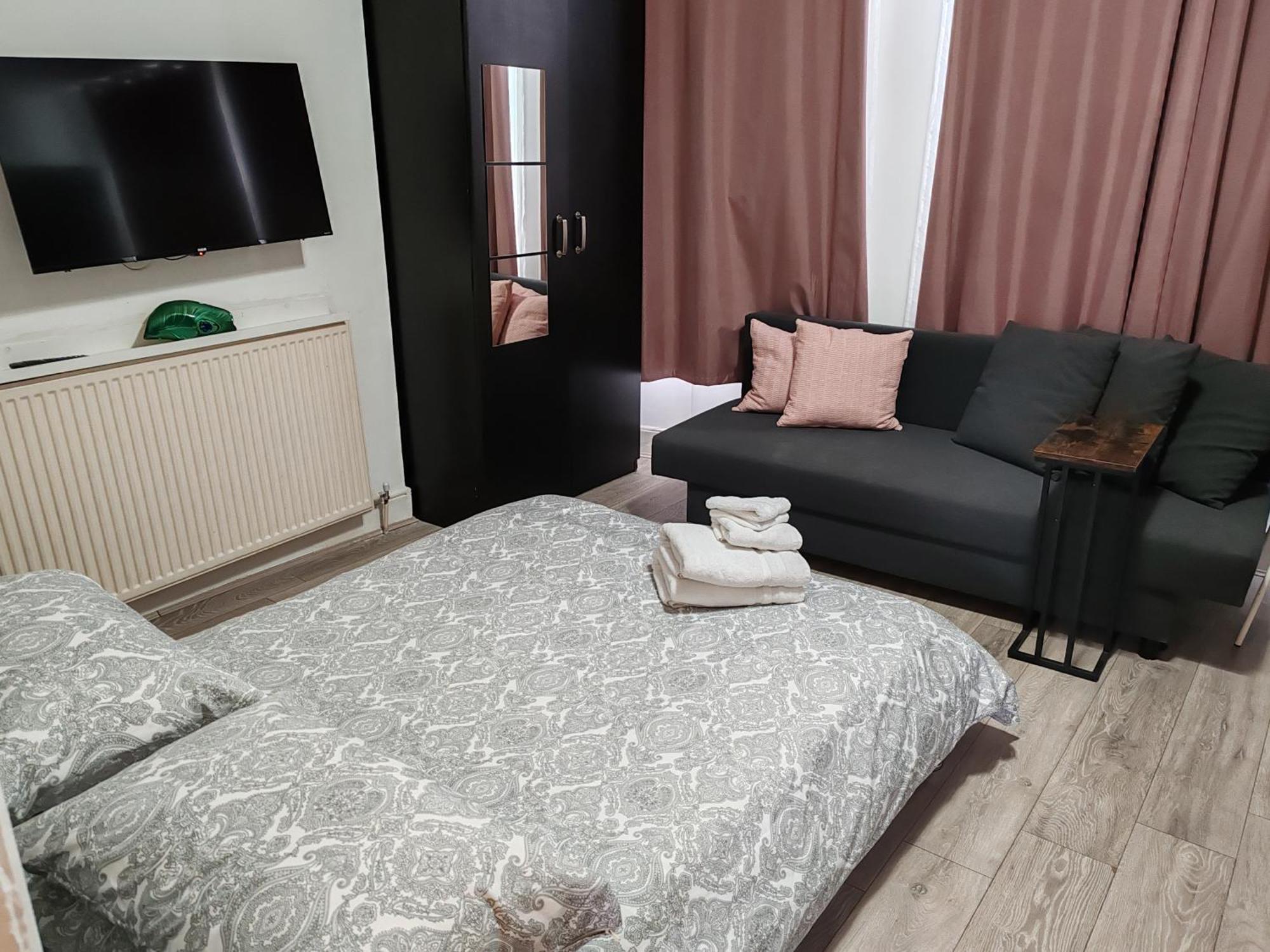 Kilburn High Road Studio Apartments London Exterior photo